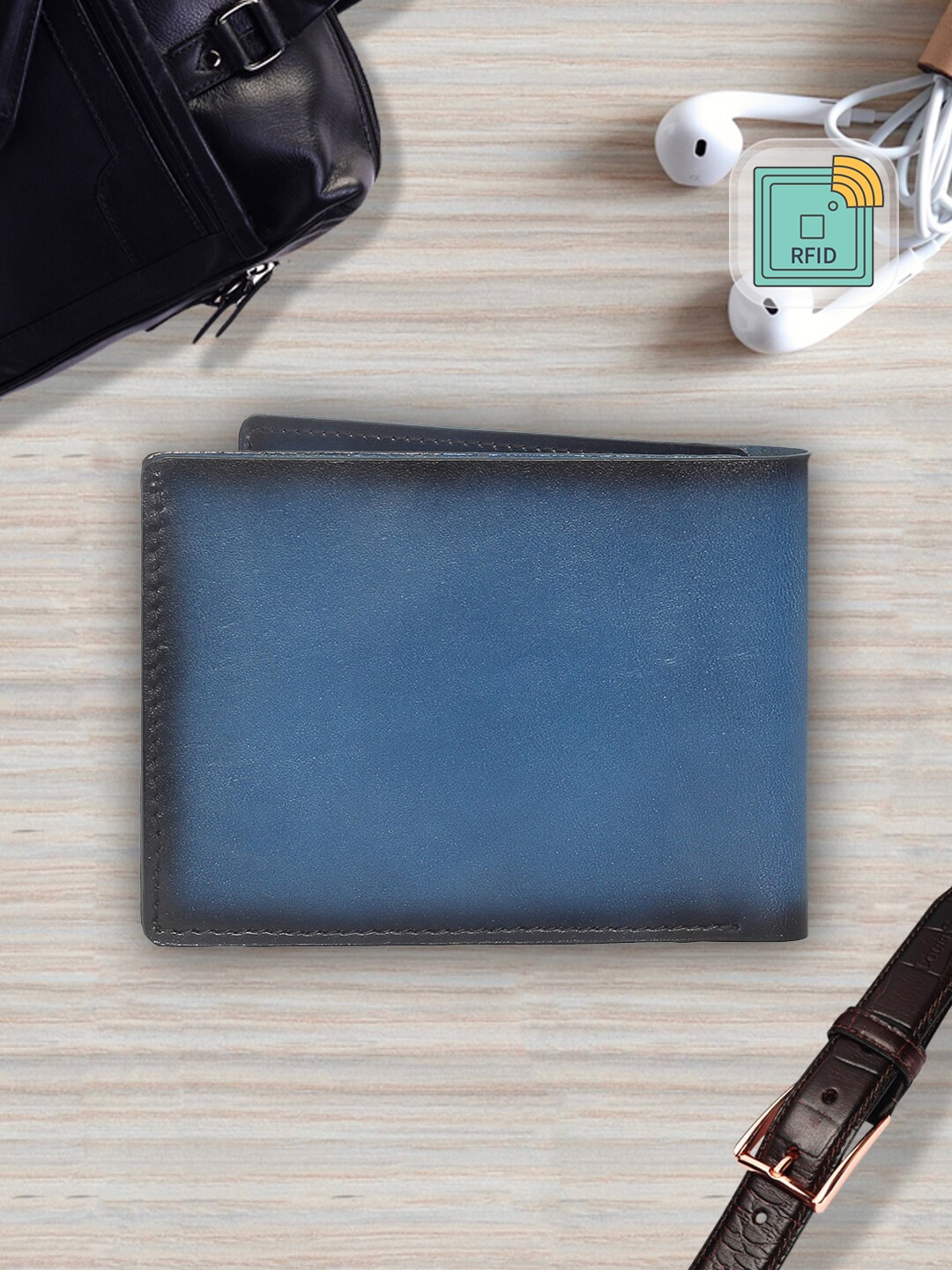 

LOUIS STITCH Men Blue Leather Two Fold Wallet