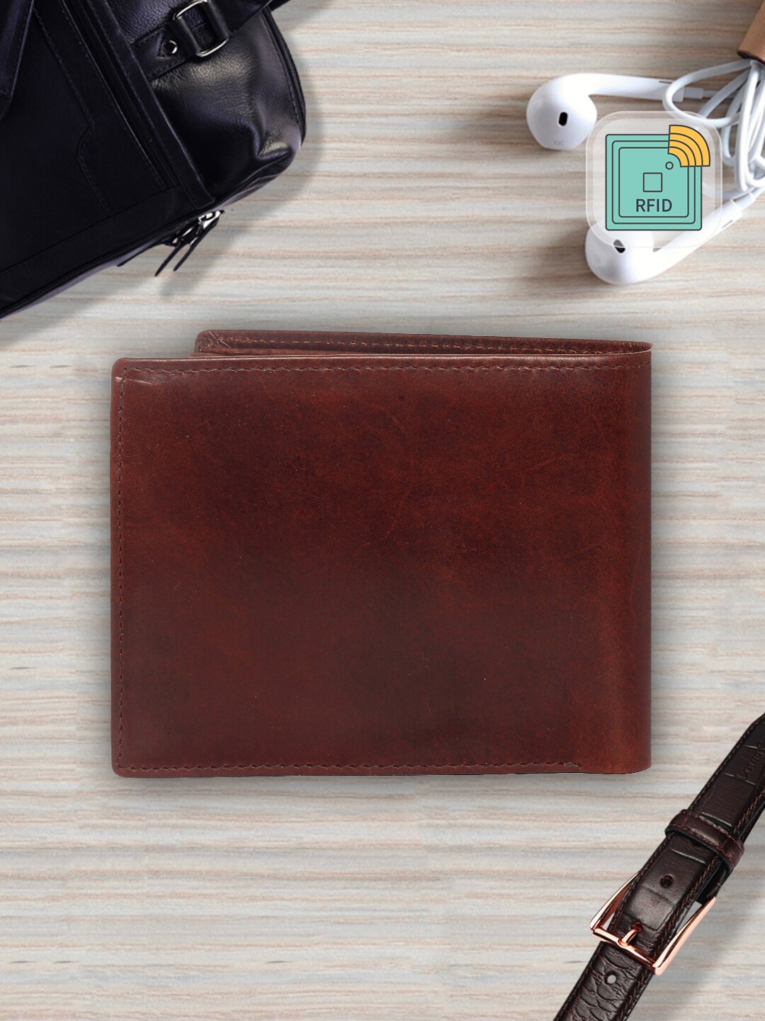 

LOUIS STITCH Men Brown Leather Two Fold Wallet