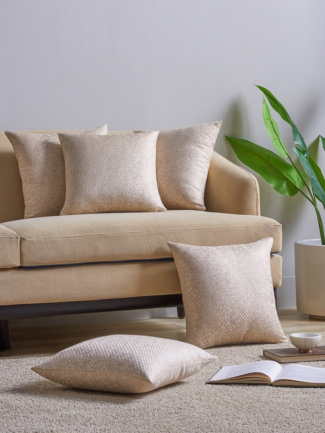 

DDecor Beige Set of 5 Geometric Square Cushion Covers