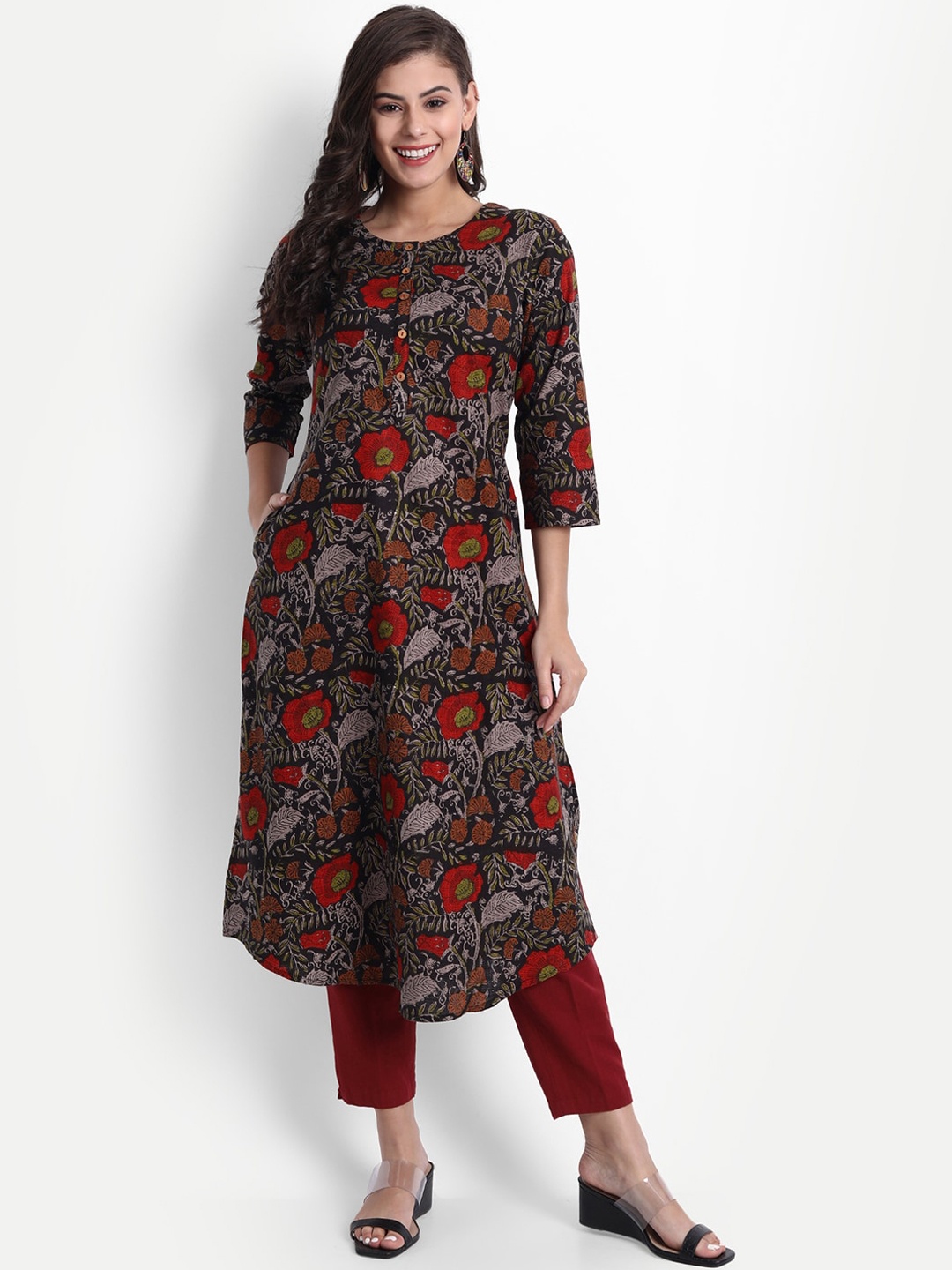 

fabGLOBAL Women Black & Red Floral Printed Kurta