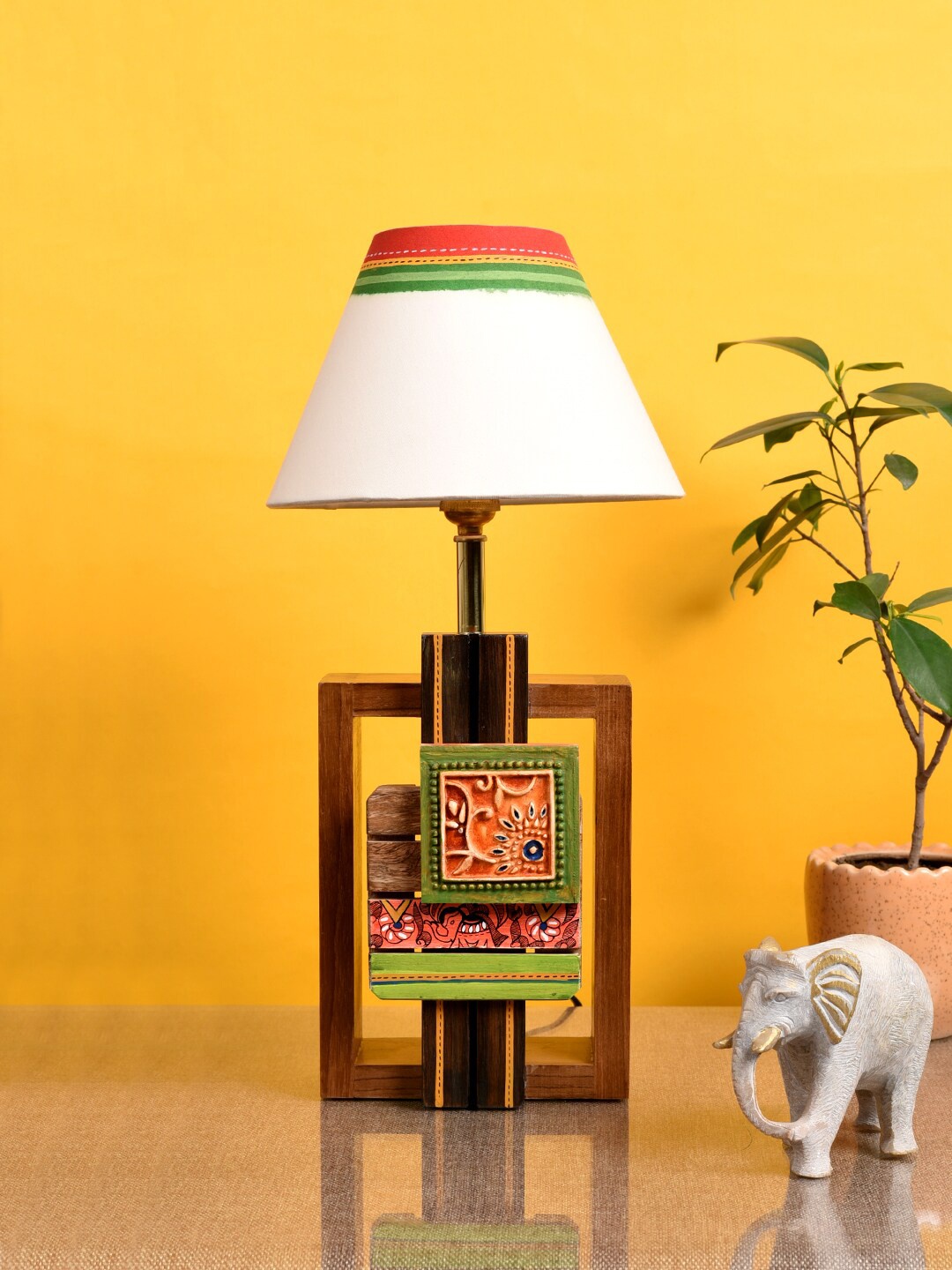 

AAKRITI ART CREATIONS White & Green Textured Table Lamp with Shade
