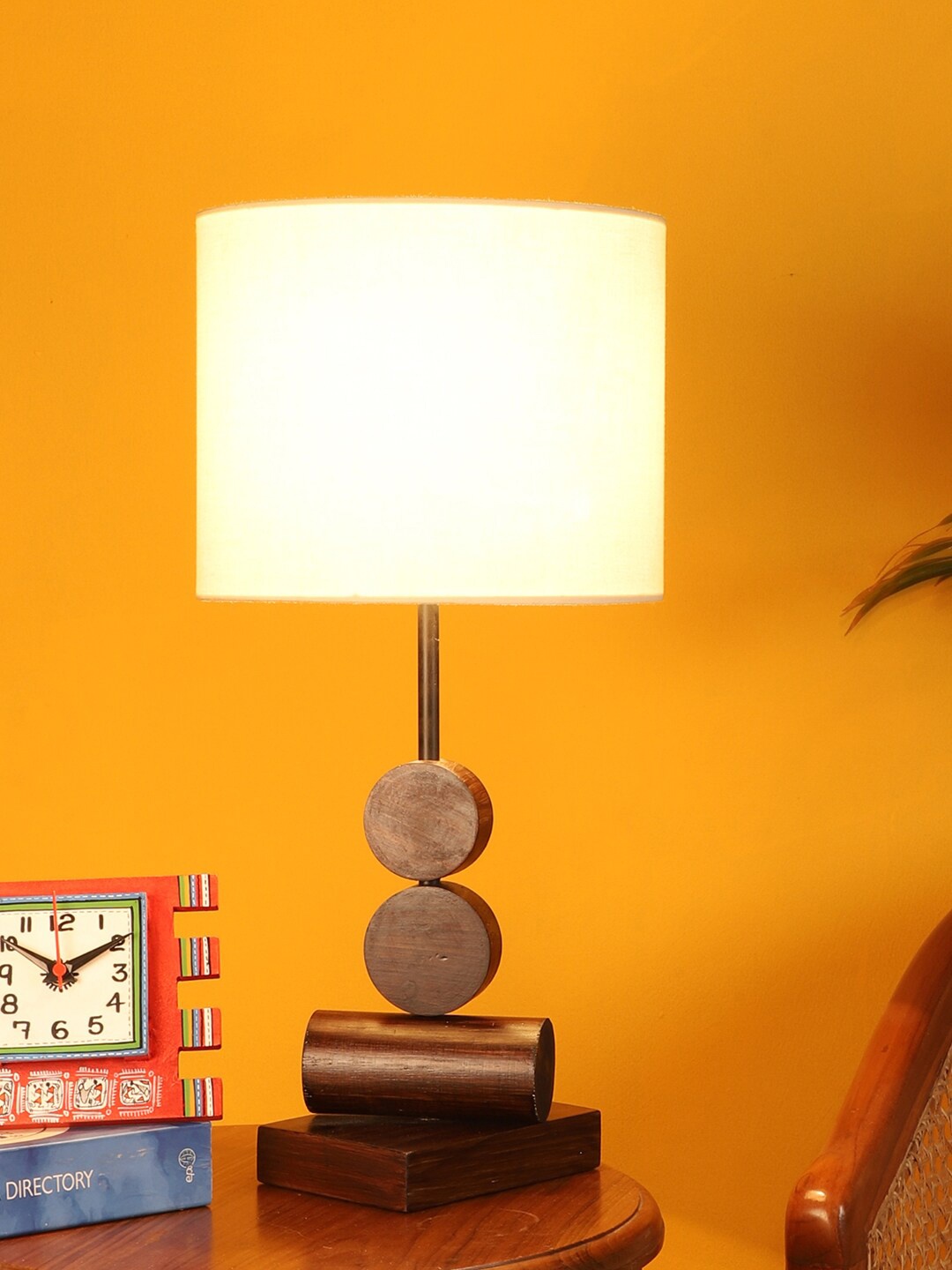 

AAKRITI ART CREATIONS Brown & White Wooden Table Lamp