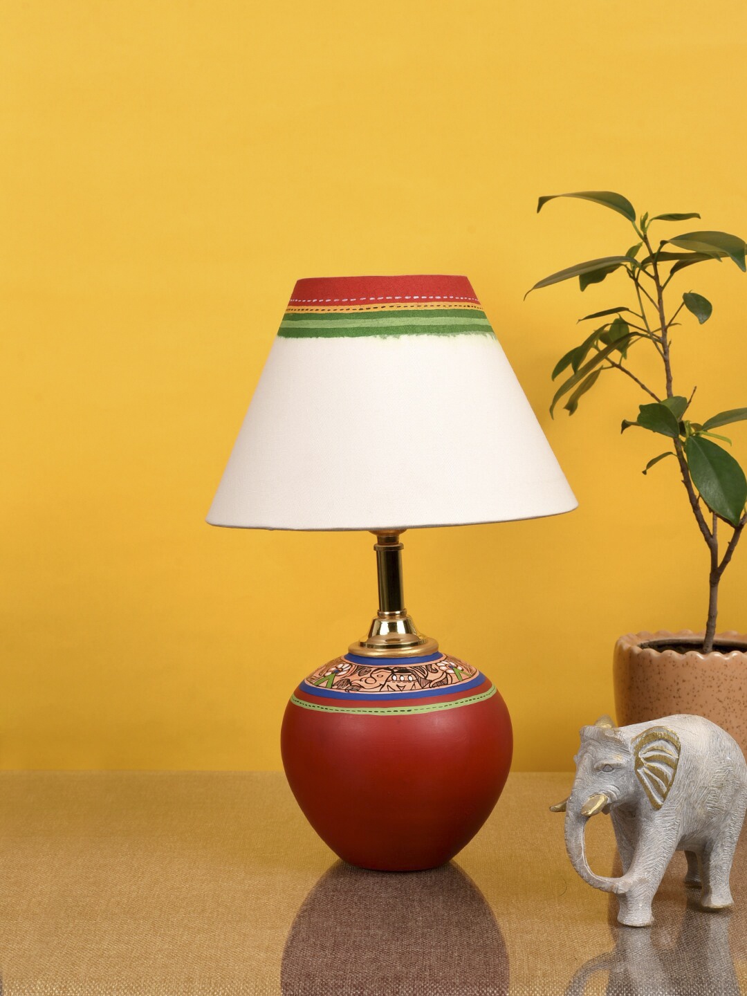 

AAKRITI ART CREATIONS Red & White Earthen Handcrafted Table Lamp