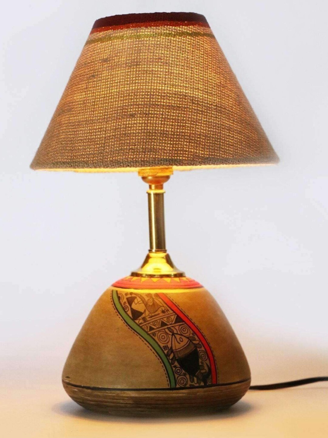 

AAKRITI ART CREATIONS Beige & Maroon Handcrafted Terracotta Table Lamp