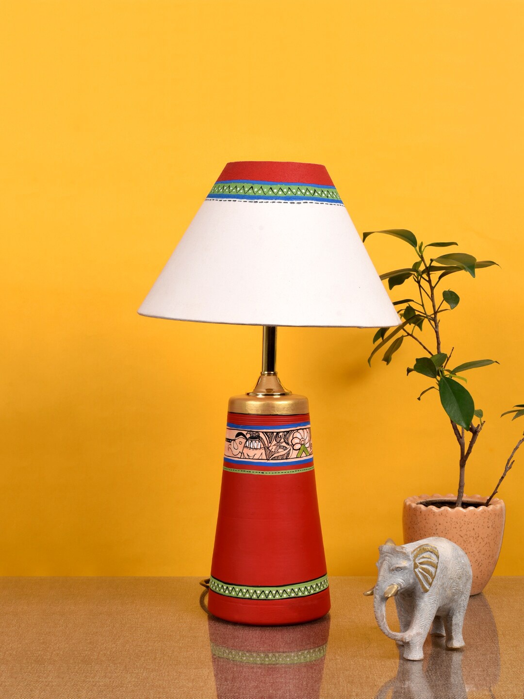 

AAKRITI ART CREATIONS Red & White Handcrafted Terracotta Table Lamp