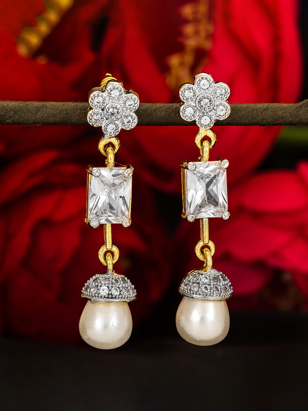 

aadita Gold-Toned Contemporary Drop Earrings