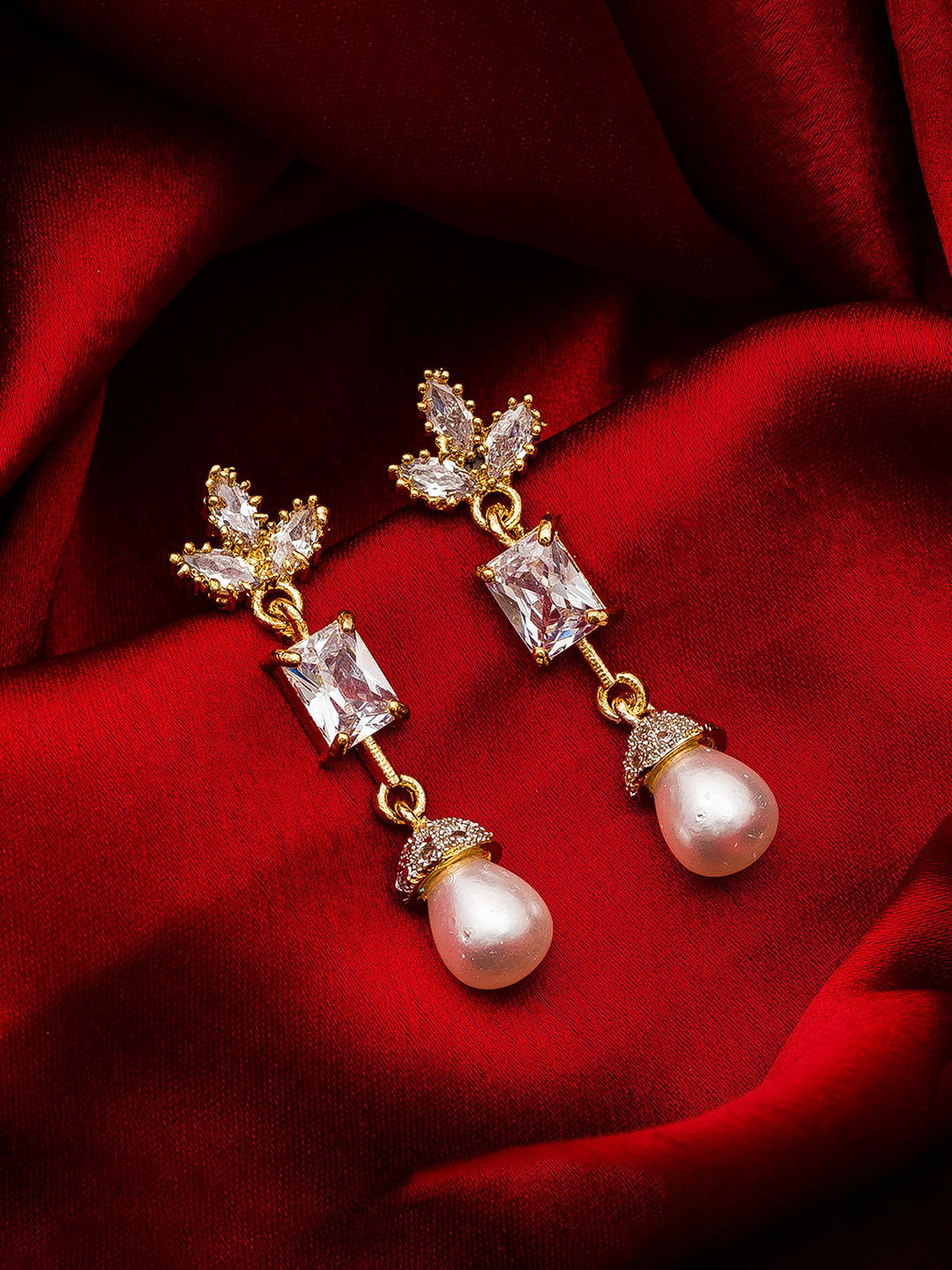 

aadita Gold-Toned Contemporary Drop Earrings
