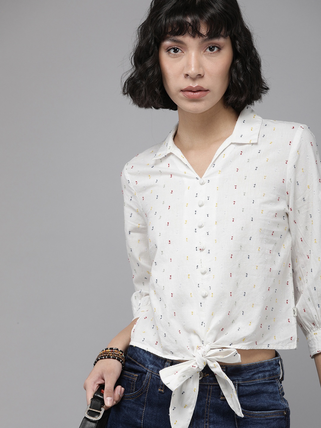 

Roadster Women White Regular Fit Textured Opaque Self Design Crop Casual Shirt