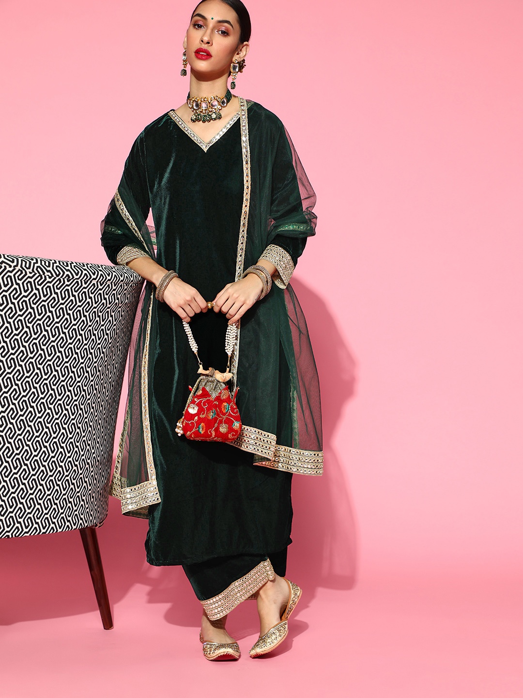

Indo Era Solid Velvet Kurta Set, Green