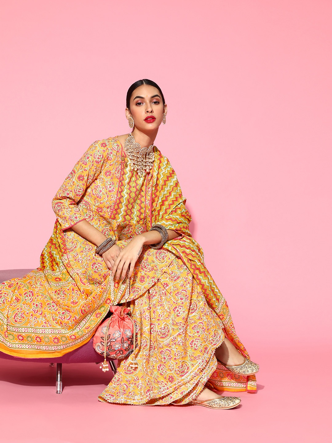 

Indo Era Floral Cotton Blend Kurta Set, Yellow