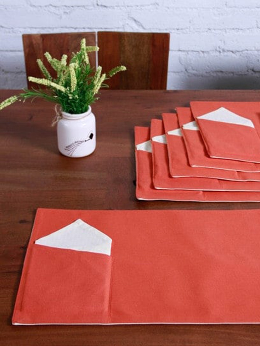 

Lushomes Set of 6 Red Wood and Ecru Placemats & Napkins