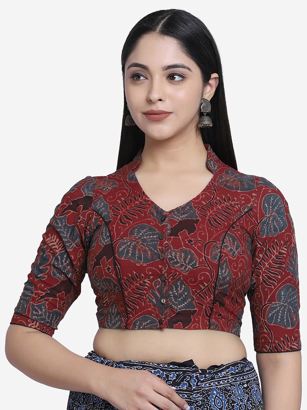 

THE WEAVE TRAVELLER Women Maroon & Blue Printed Cotton Saree Blouse