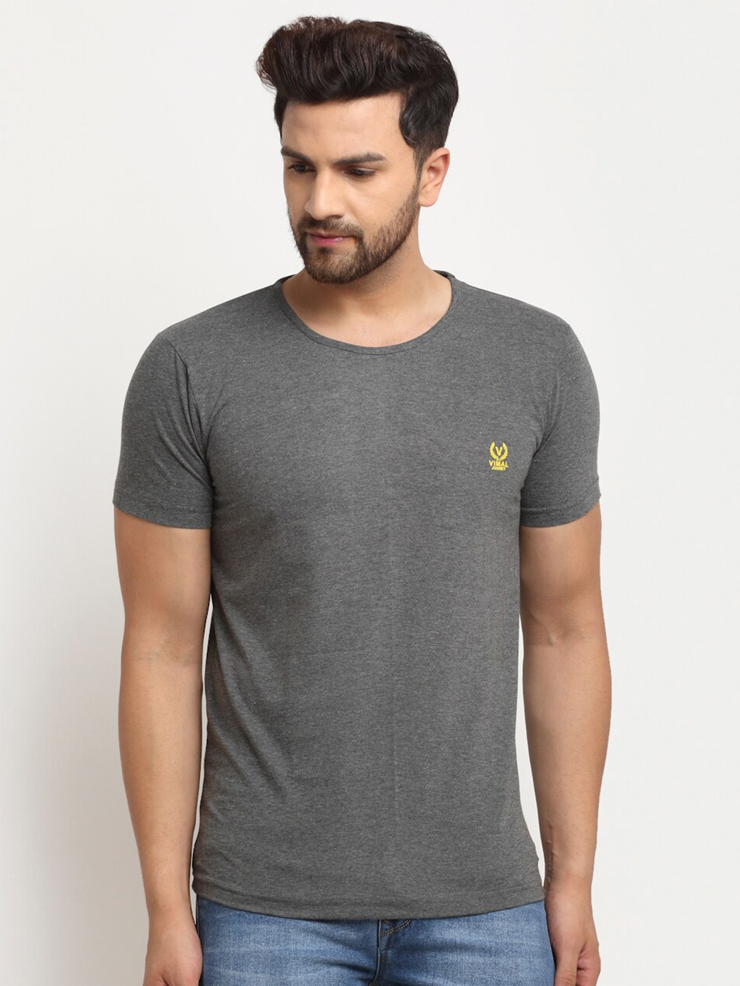 

VIMAL JONNEY Men Grey Cotton T-shirt