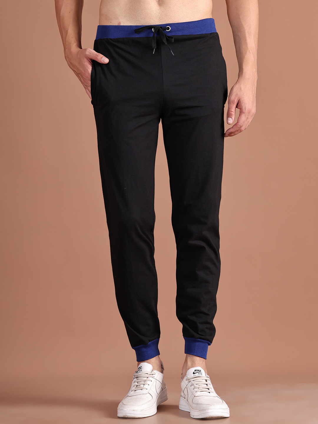 

VIMAL JONNEY Men Black & Blue Solid Joggers