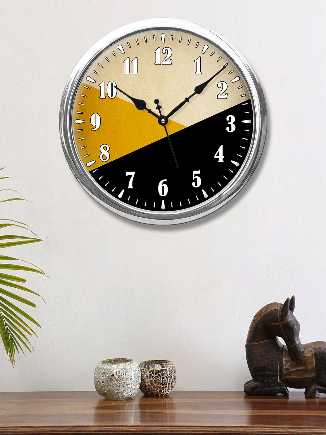 

999Store Multicolour Round Geometric Printed Analogue Wall Clock, Multi