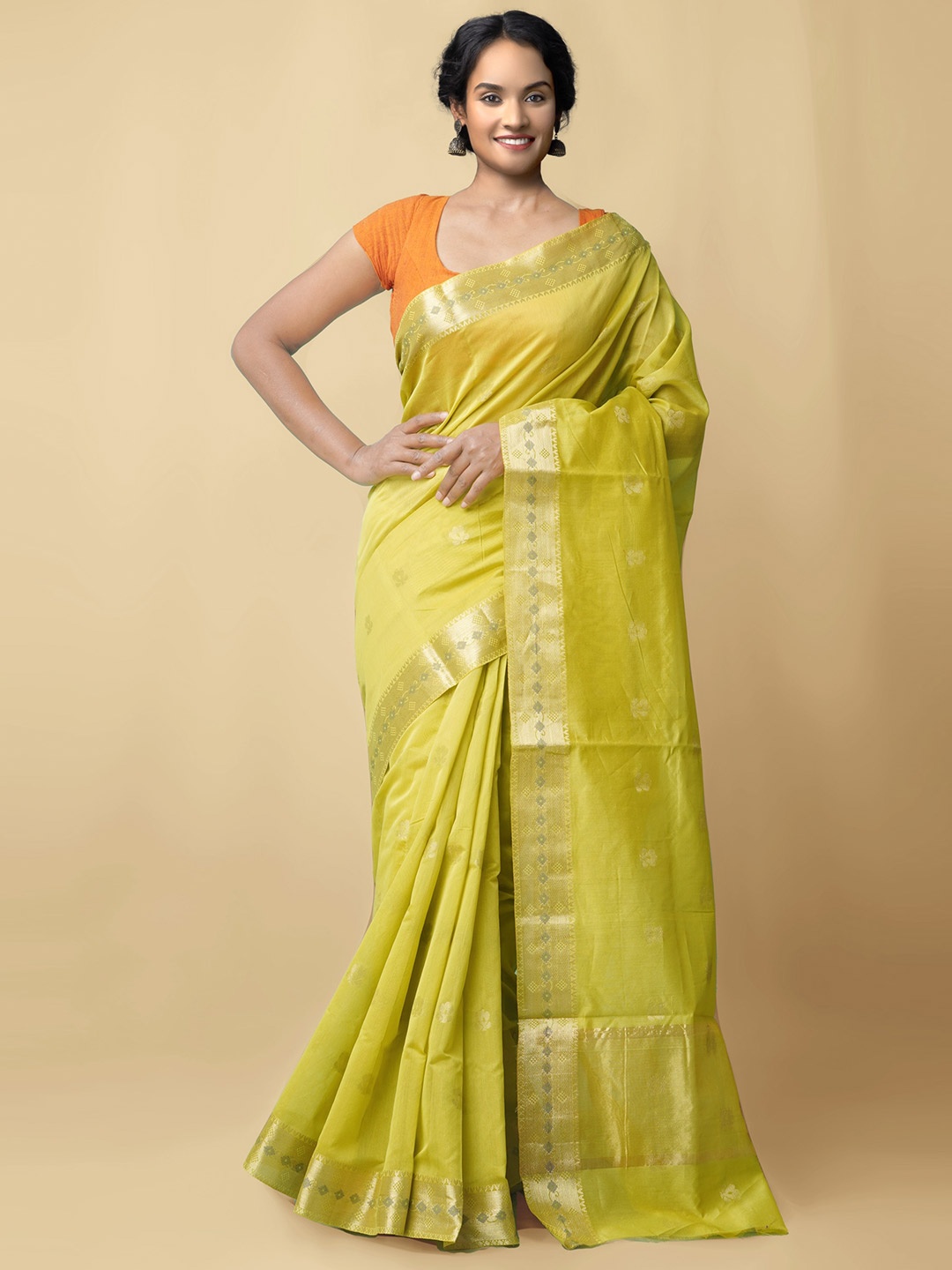 

Unnati Silks Women Green & Gold-Toned Bangalore Sico Saree