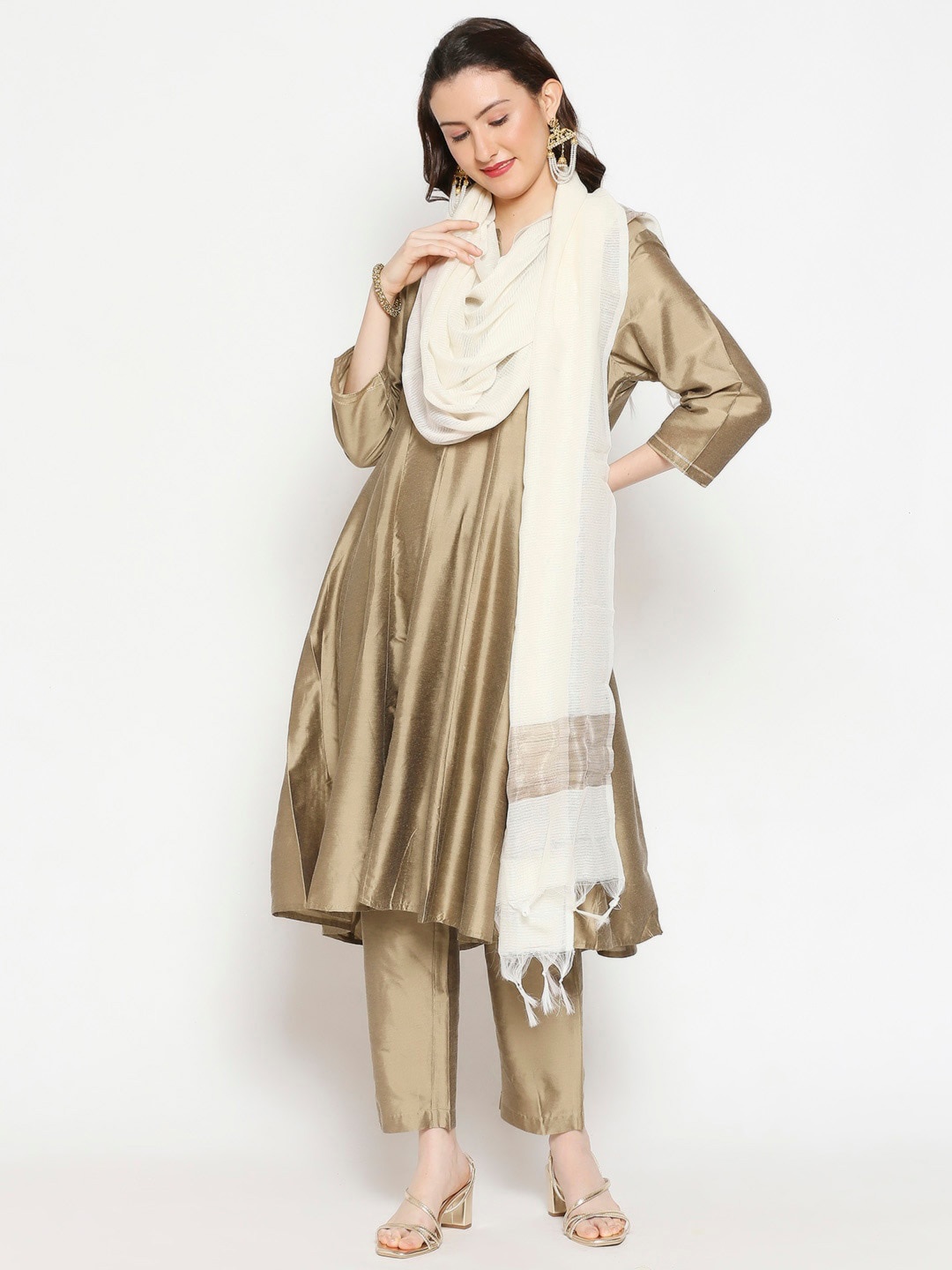 

Dupatta Bazaar Off White & Gold-Toned Pure Cotton Dupatta