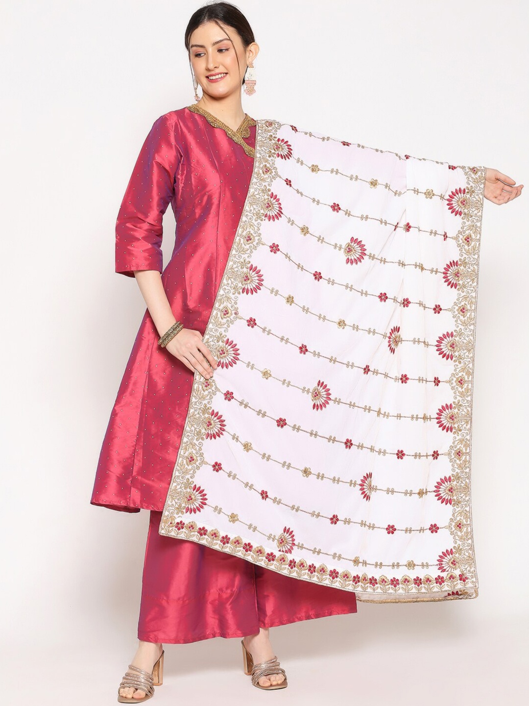 

Dupatta Bazaar White & Pink Ethnic Motifs Embroidered Velvet Dupatta with Zari