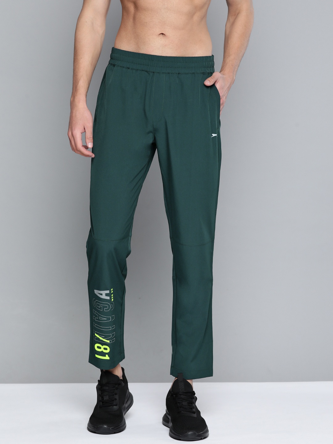 

Slazenger Men Green Solid Track Pants