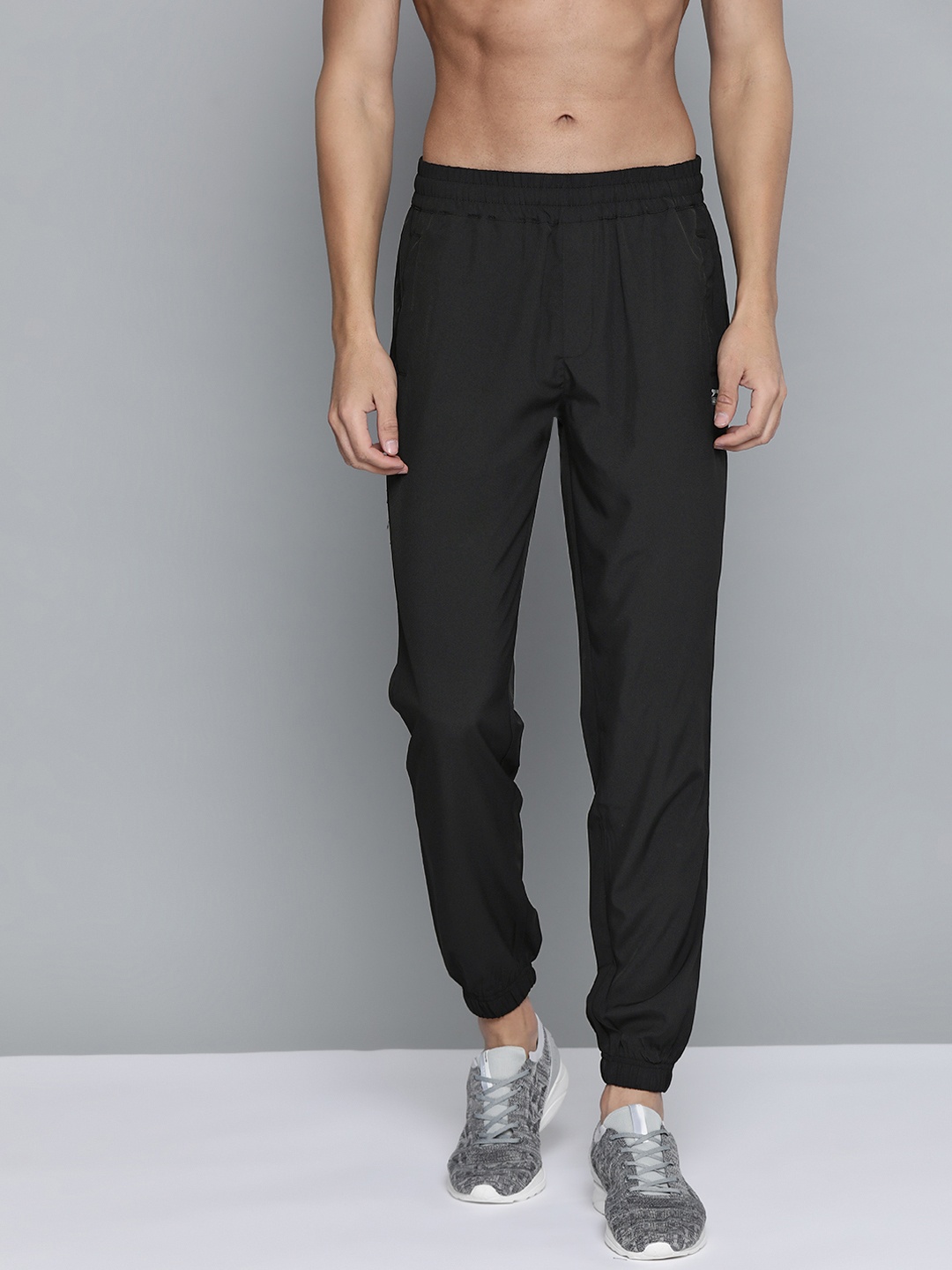 

Slazenger Men Black Solid Joggers