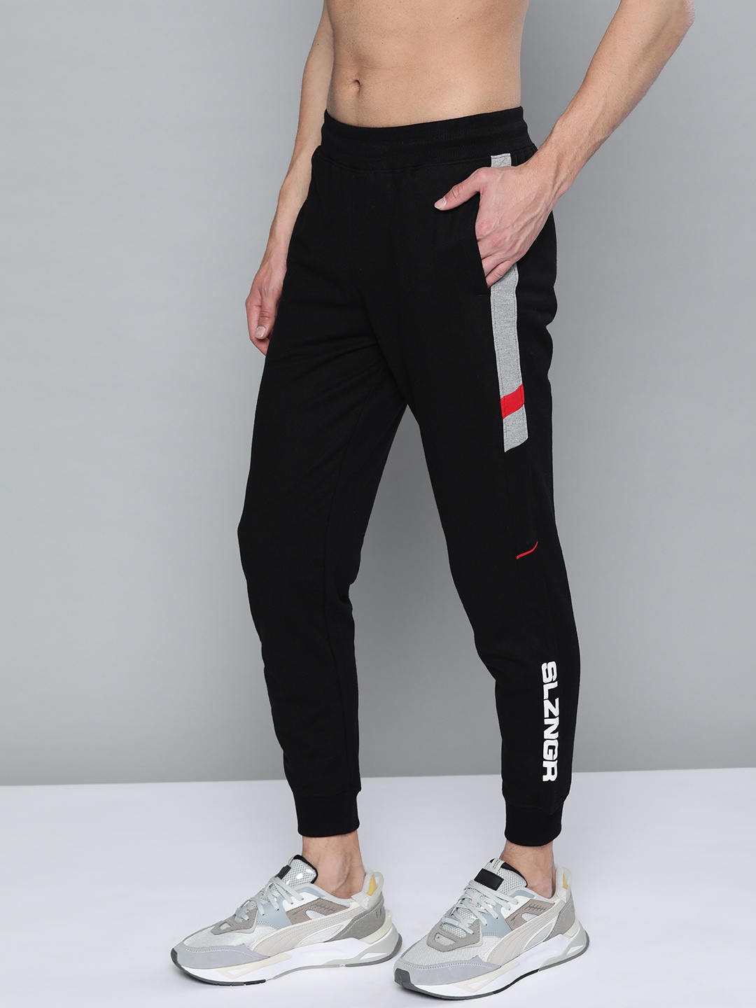 

Slazenger Men Black Brand Logo Printed Joggers