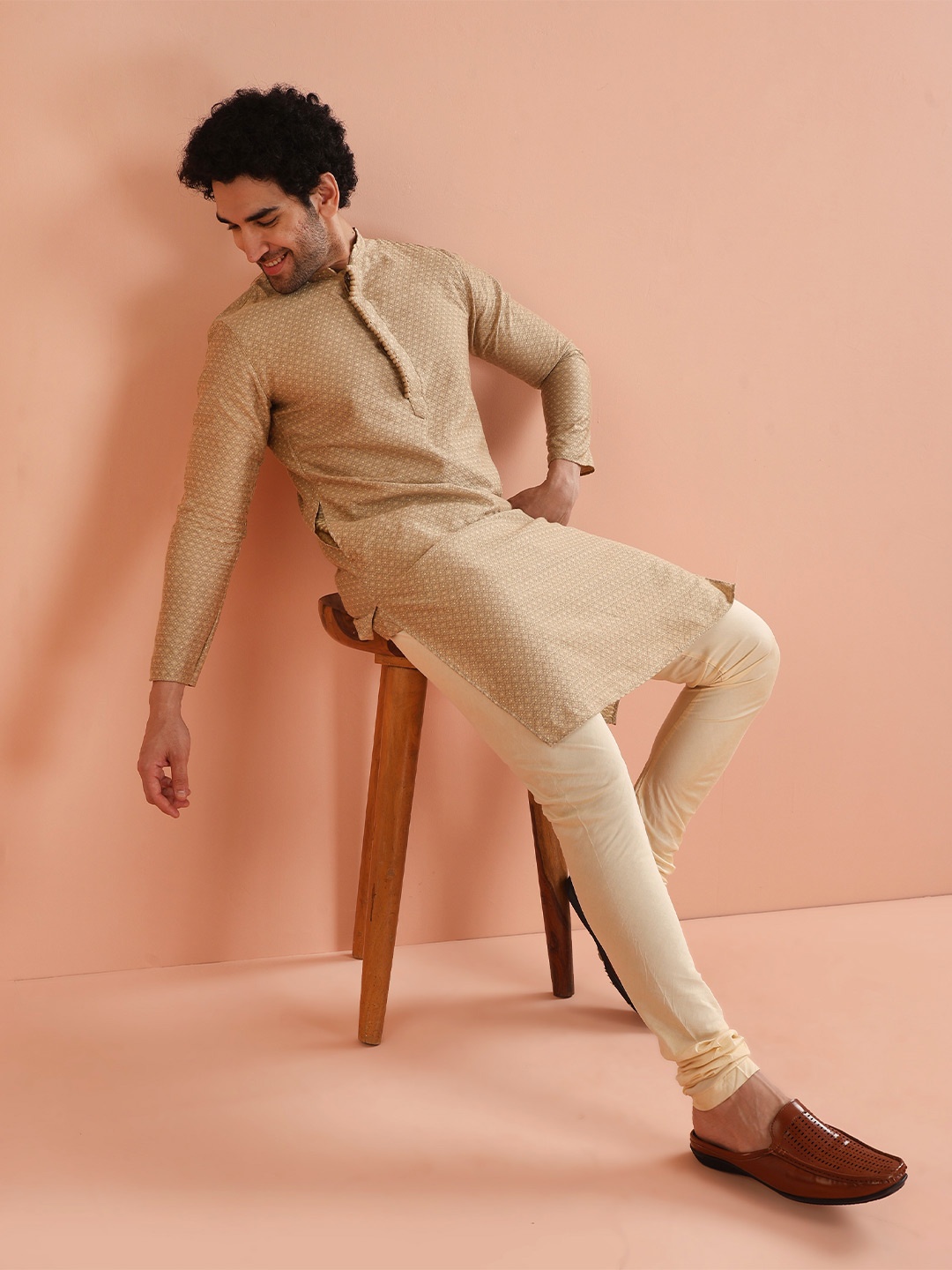 

KISAH Men Ethnic Motifs Woven Design Kurta with Churidar, Beige