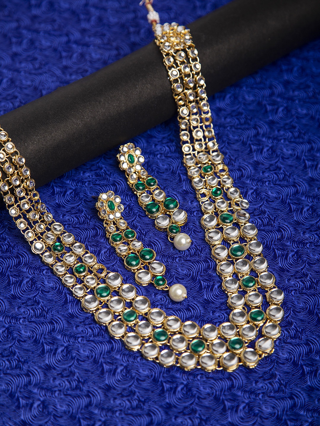 

Fabstreet Green & Gold-Toned Beaded Kundan Studded Jewellery Set