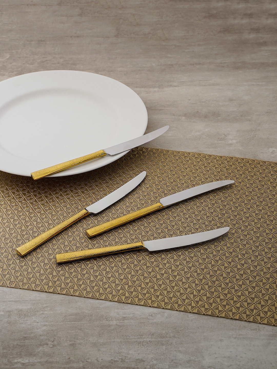 

Pure Home and Living Set of 4 Golden Florence Table Knives, Gold