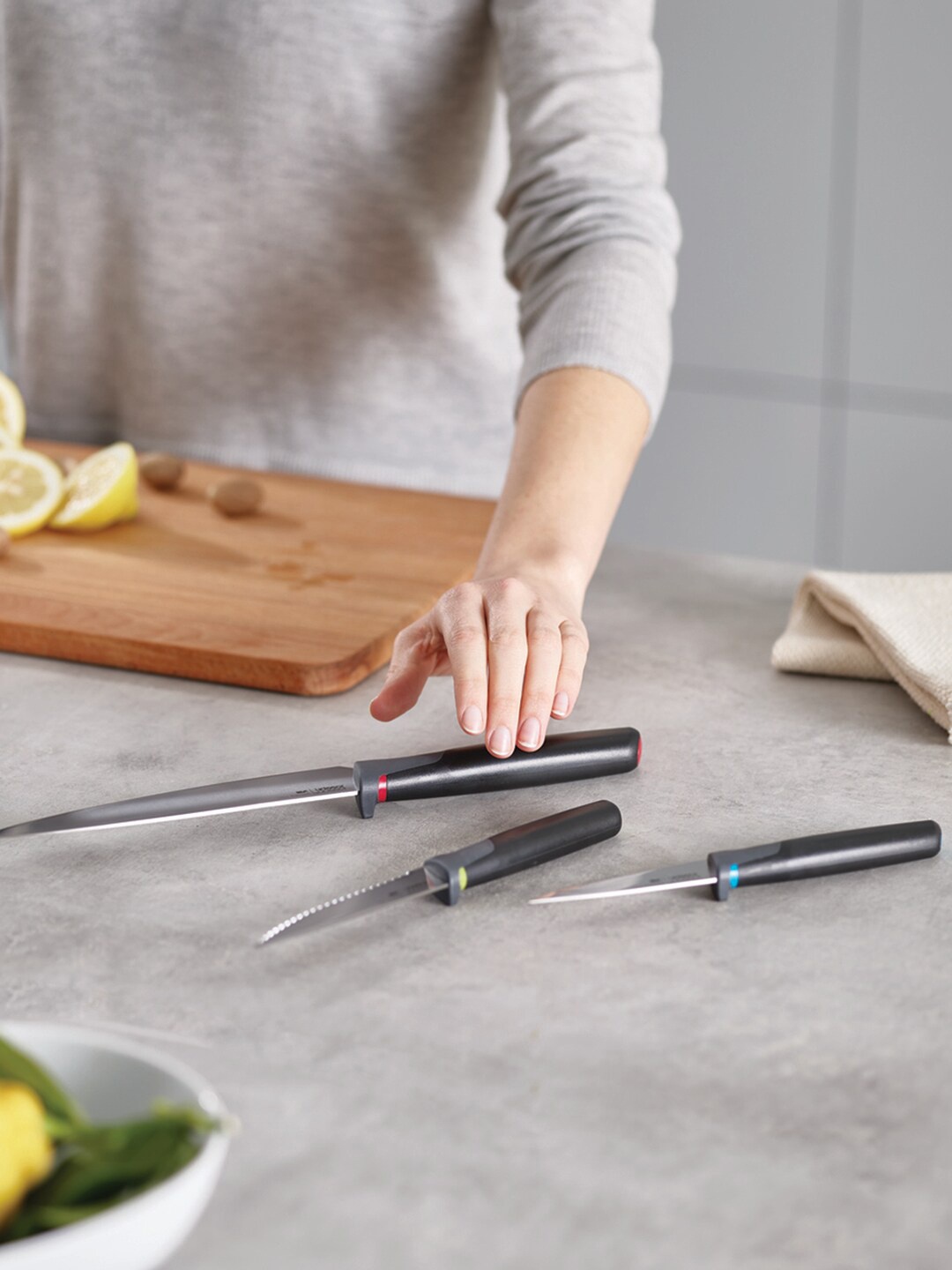 

Joseph Joseph Silver-Toned & Black Solid Stainless Steel 3-Piece Knives Set