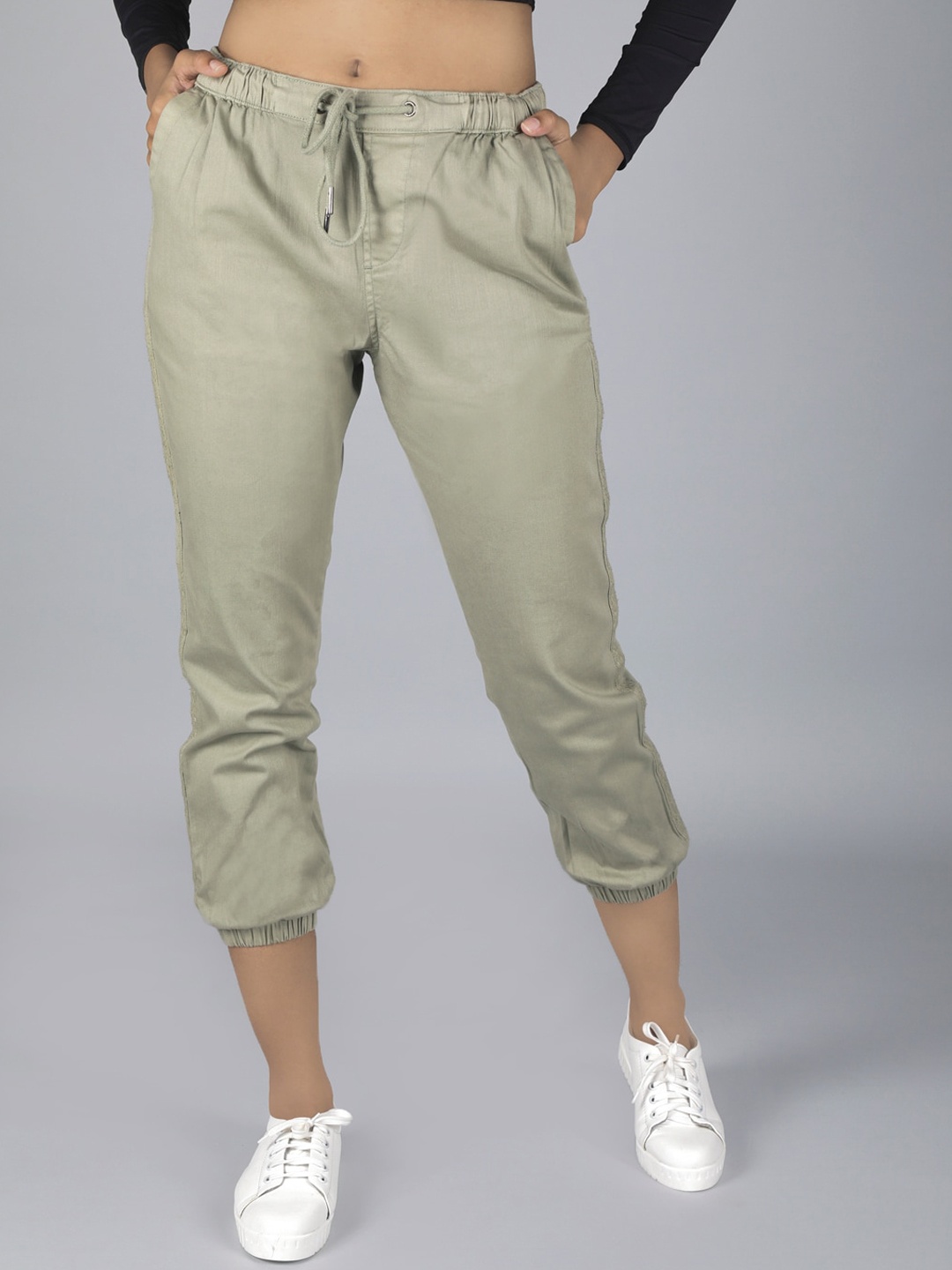 

The Roadster Lifestyle Co Women Green Joggers