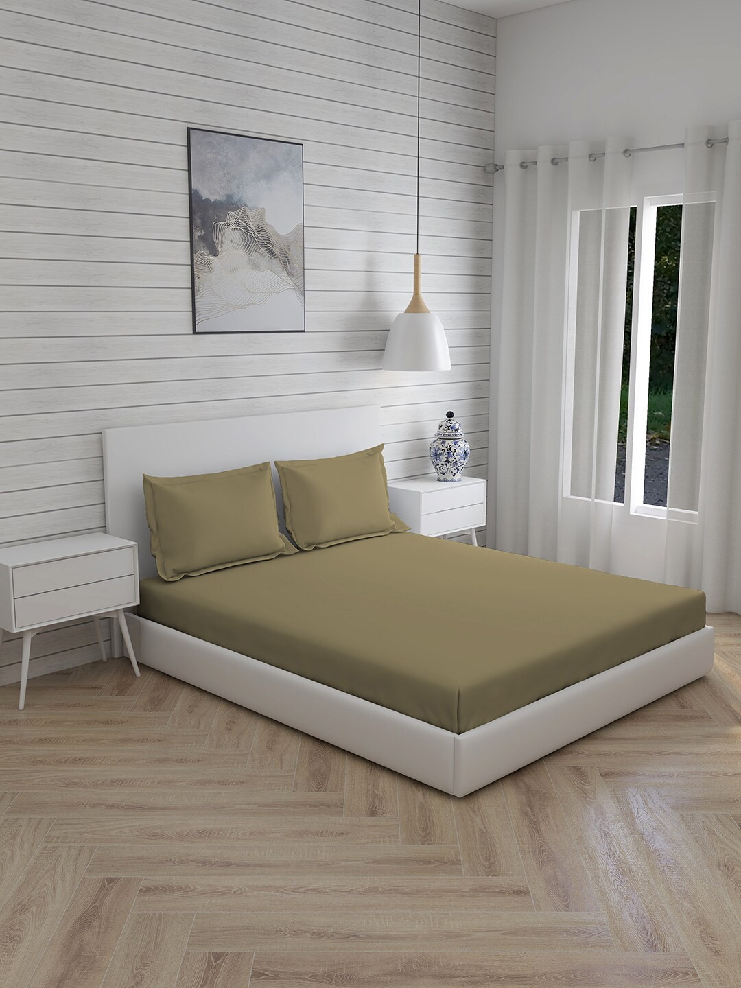 

Boutique Living India Olive Green 300 TC King Bedsheet with 2 Pillow Covers