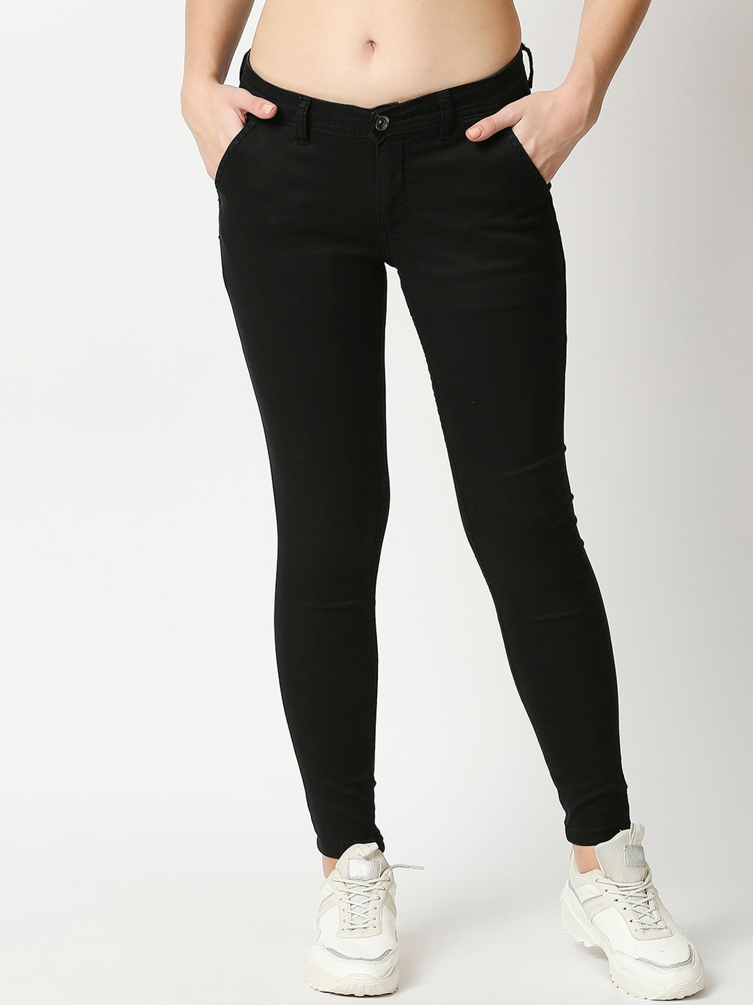 

High Star Women Black Solid Slim Fit Cropped Jeans