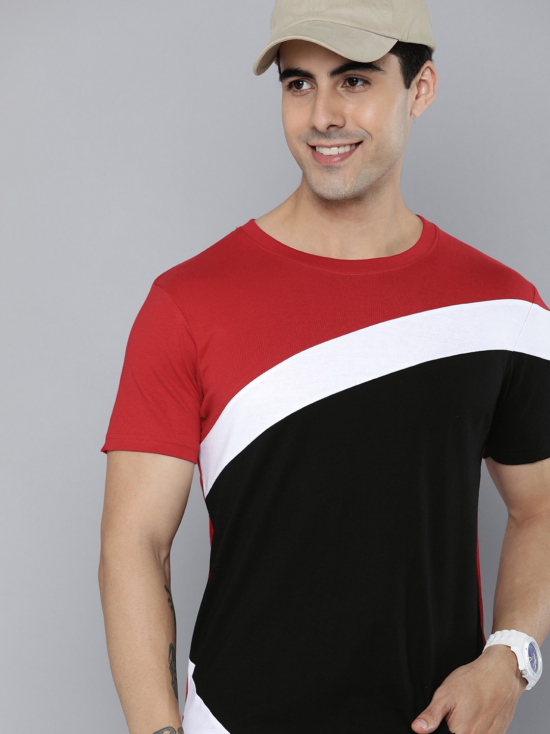 

HERE&NOW Men Red & Black Colourblocked Slim Fit Pure Cotton Casual T-shirt