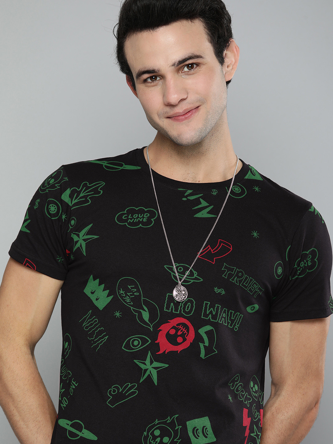 

HERE&NOW Men Black & Green Printed Pure Cotton Casual T-shirt
