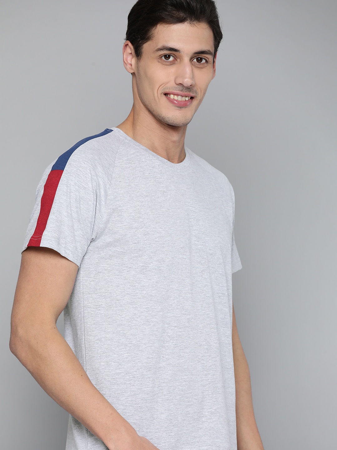 

HERE&NOW Men Grey Melange Solid T-shirt