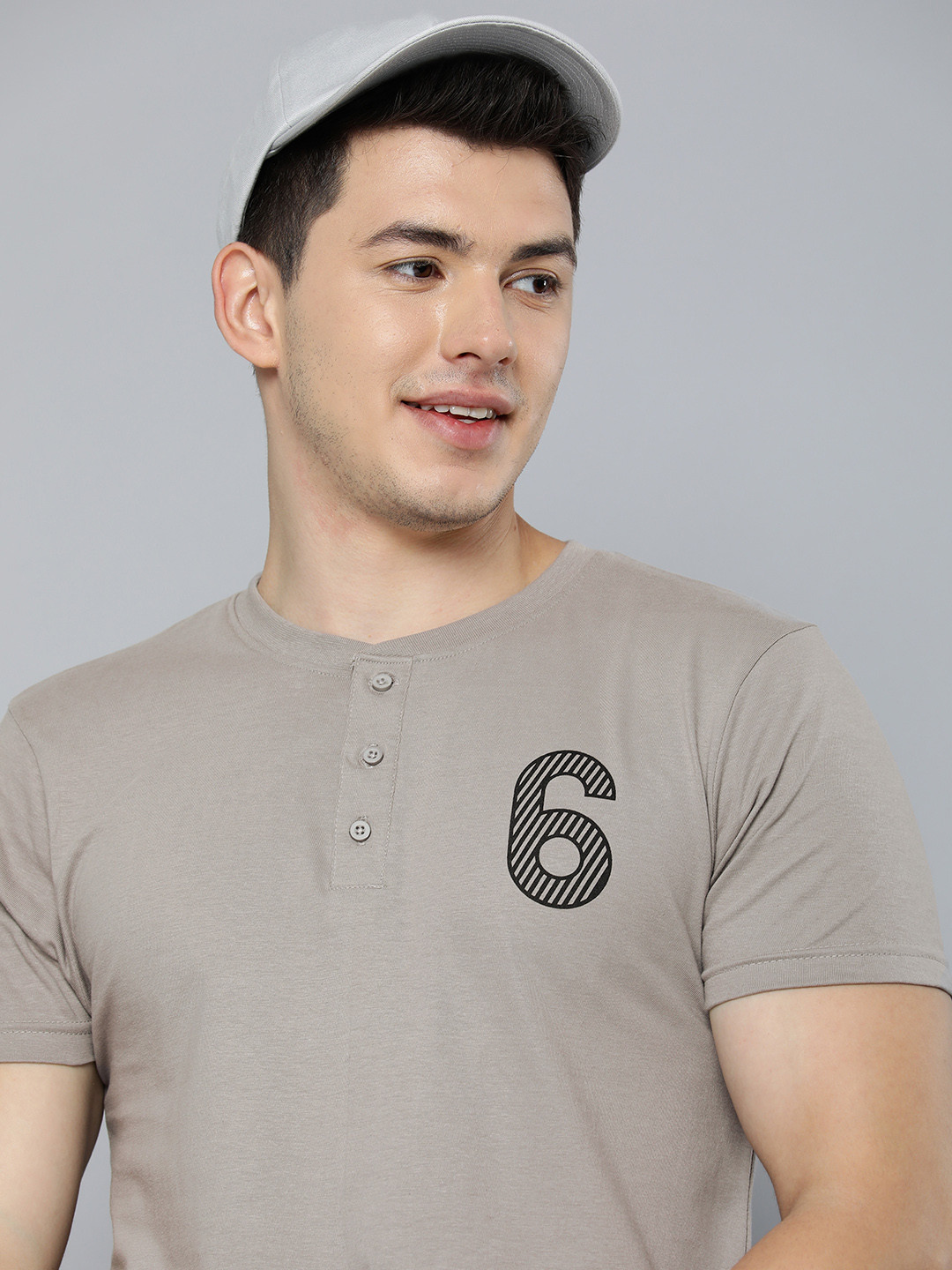 

HERE&NOW Men Grey & Black Printed T-shirt