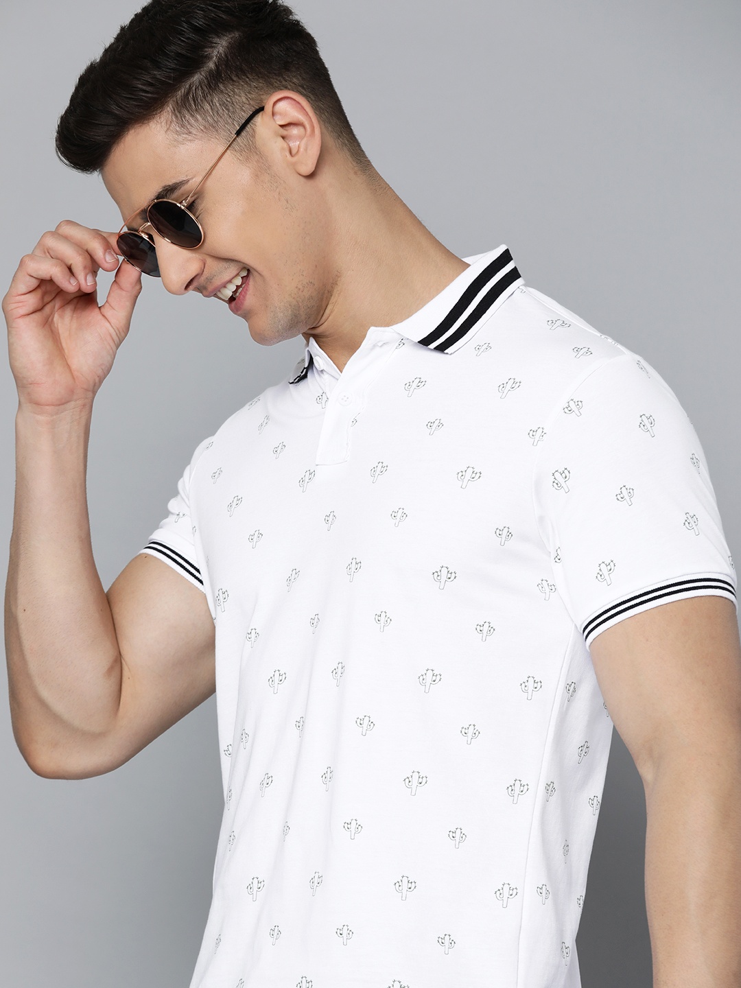 

HERE&NOW Men White & Green Printed Polo Collar Pure Cotton T-shirt