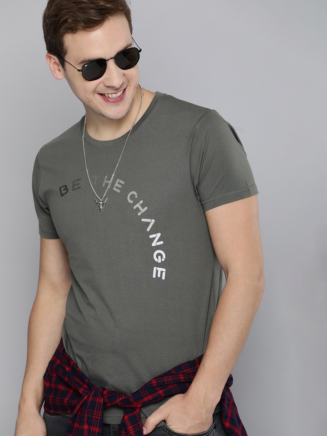

HERE&NOW Men Charcoal Grey Typography Printed Round Neck Pure Cotton T-shirt