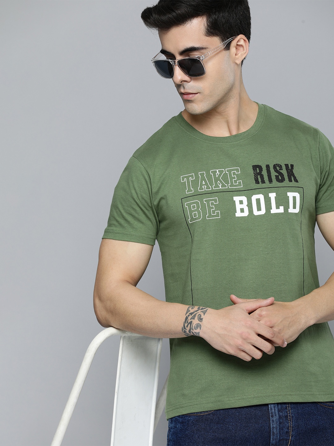 

HERE&NOW Men Olive Green Typography Printed Slim Fit Casual T-shirt