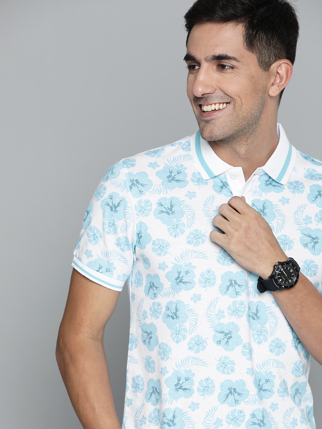 

HERE&NOW Men White & Blue Floral Printed Polo Collar Pure Cotton T-shirt