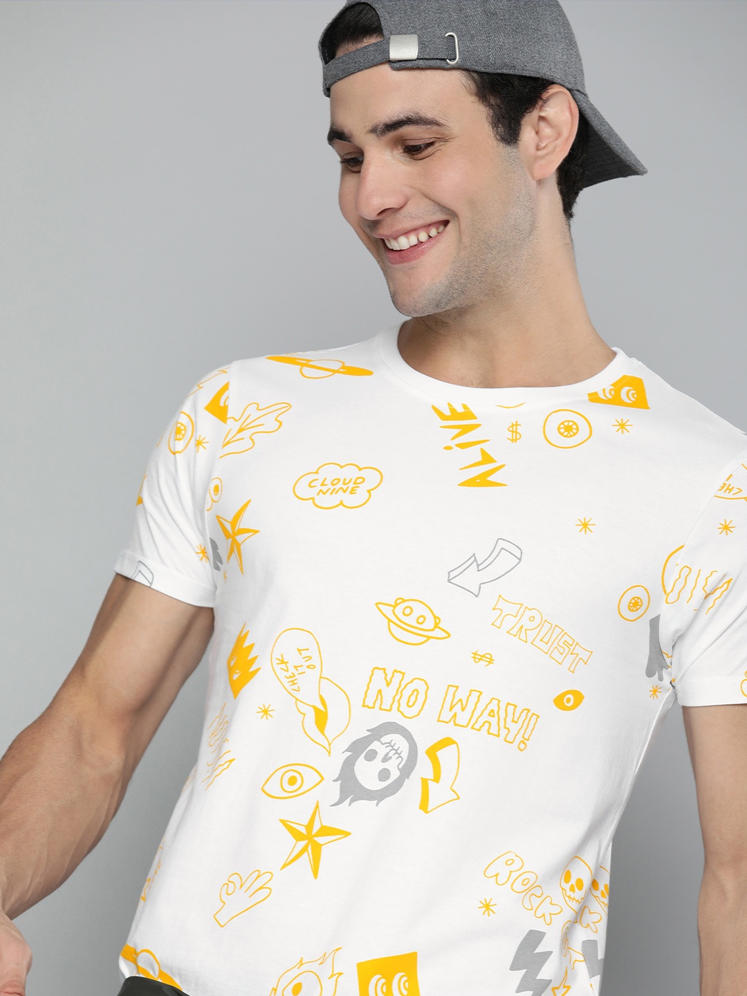 

HERE&NOW Men White & Yellow Printed Pure Cotton T-shirt