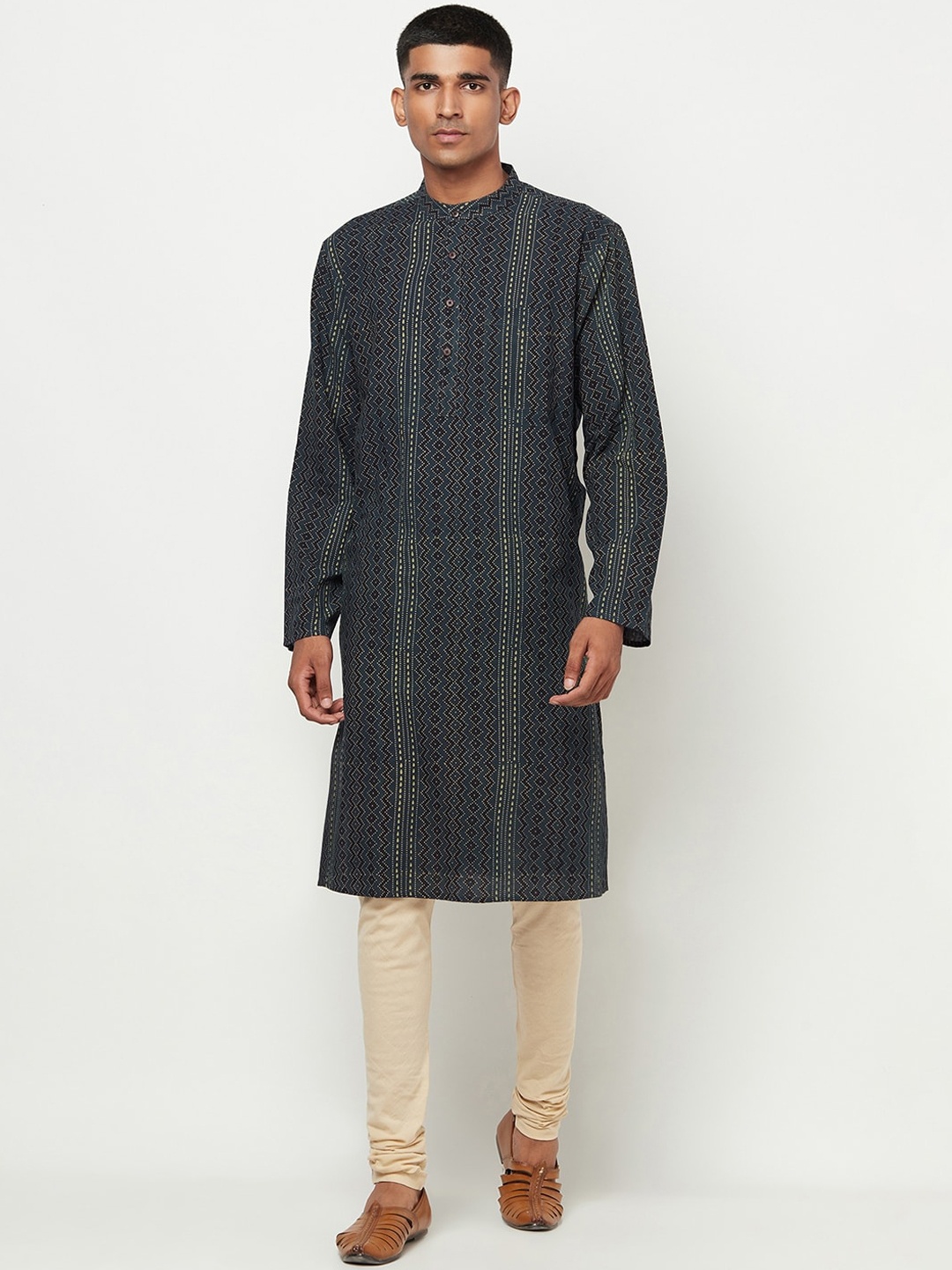 

Fabindia Men Green & Black Tribal Printed Kurta