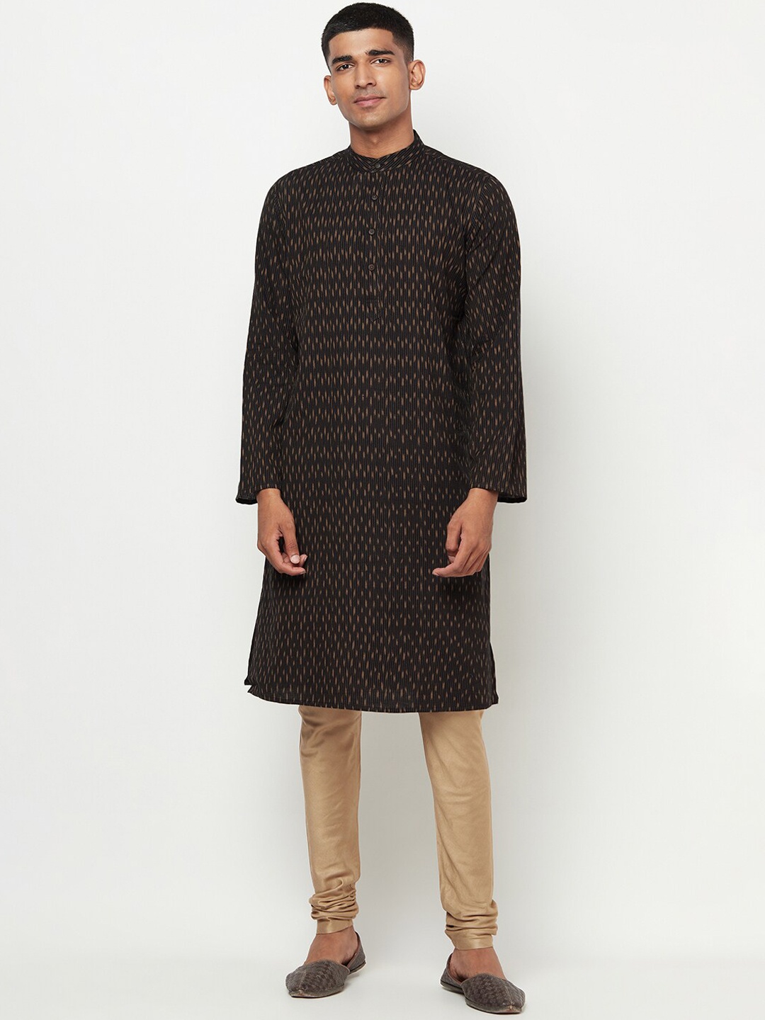 

Fabindia Men Black Geometric Gotta Patti Kurta