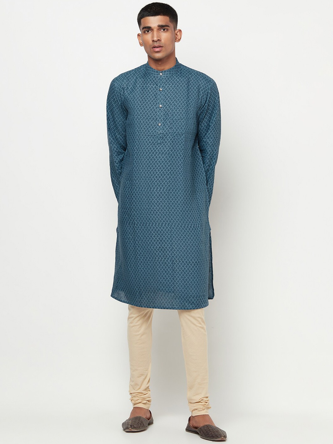 

Fabindia Men Teal Dyed Kurta