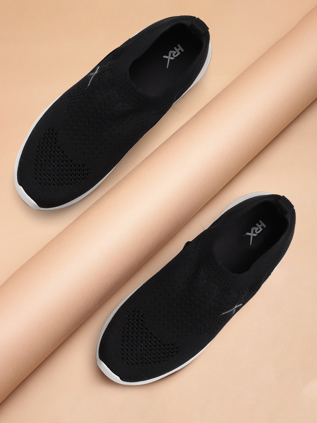 

HRX by Hrithik Roshan Women Black Woven Design Alpha Running Shoes
