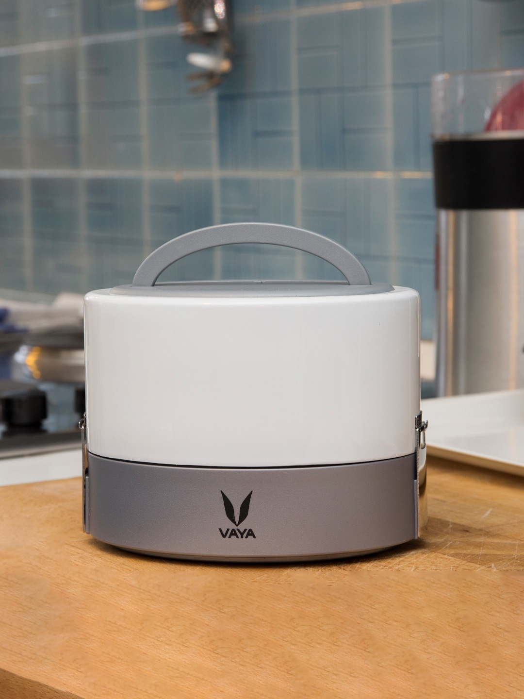 

Vaya Unisex Kids White & Grey Stainless Steel Solid Lunch Box - 600ml
