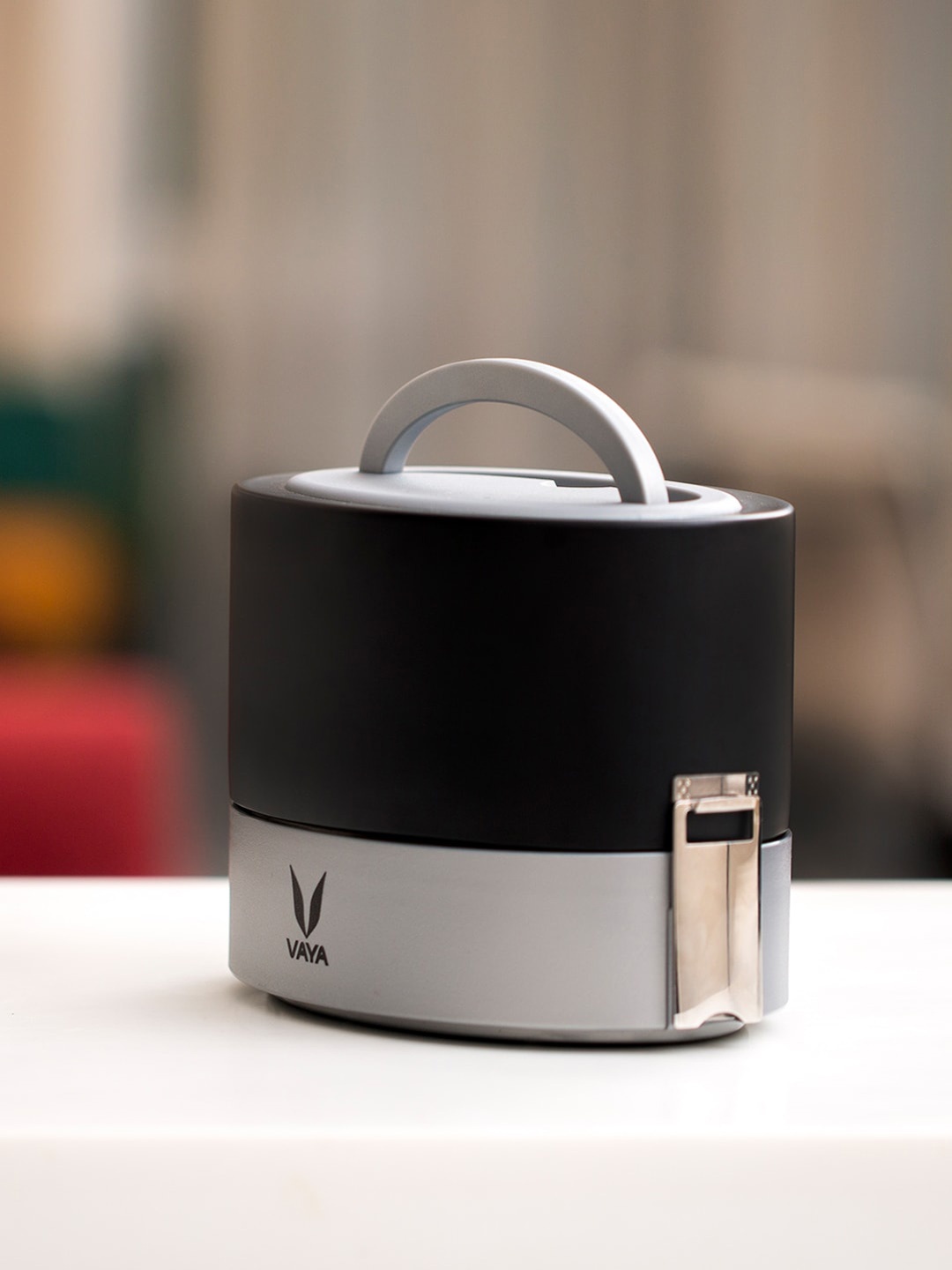 

Vaya Kids Black & Grey Solid Stainless Steel Lunch Box - 600ml