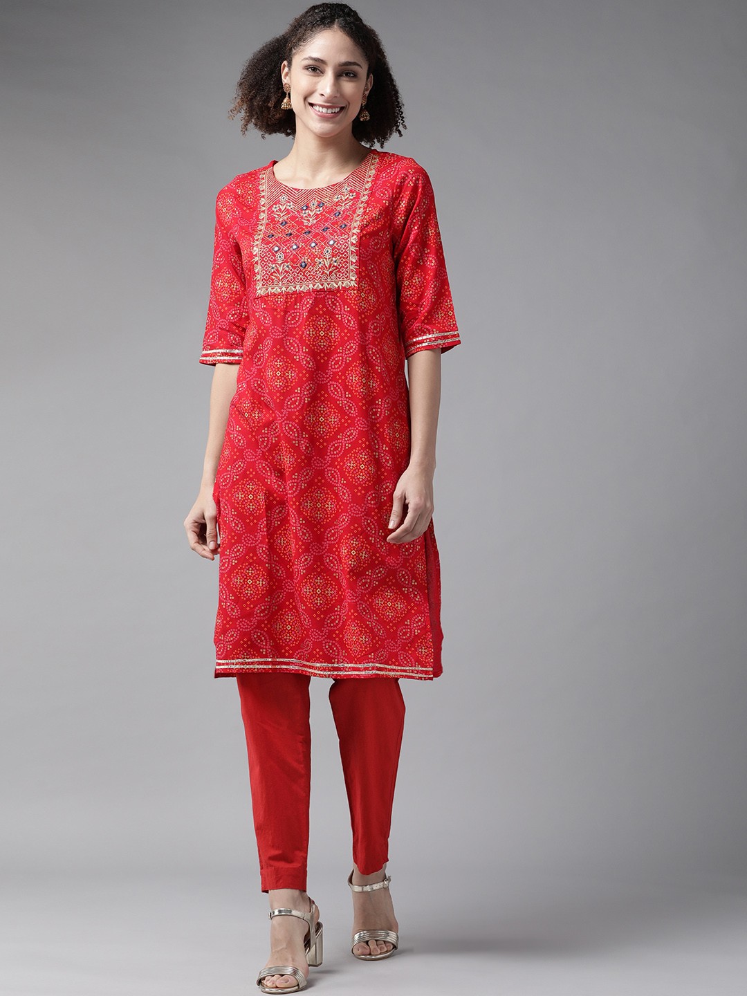 

ANMI Women Red & Golden Bandhani Print Gotta Patti Kurta