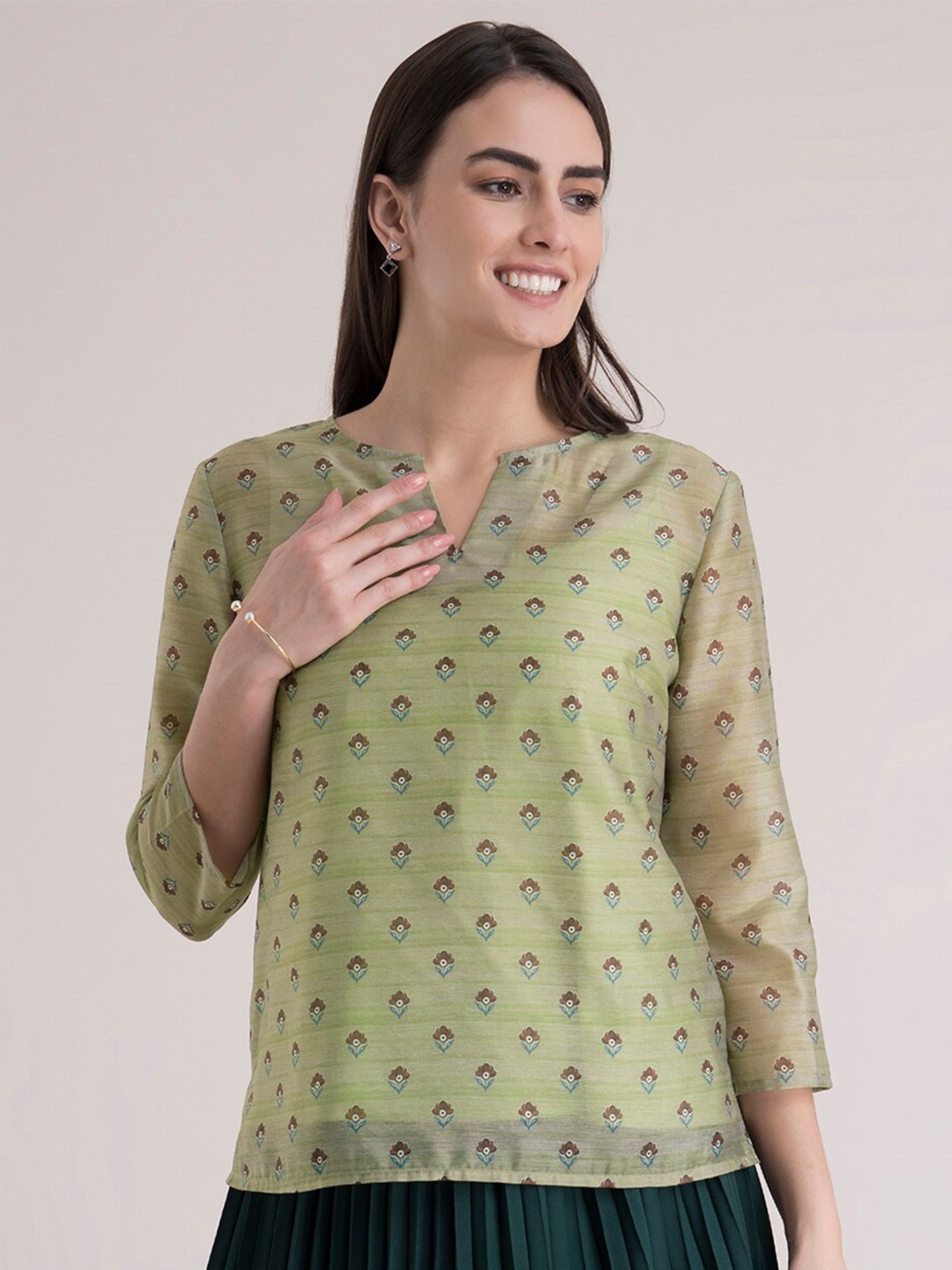 

FableStreet Green Floral Mandarin Collar Regular Top