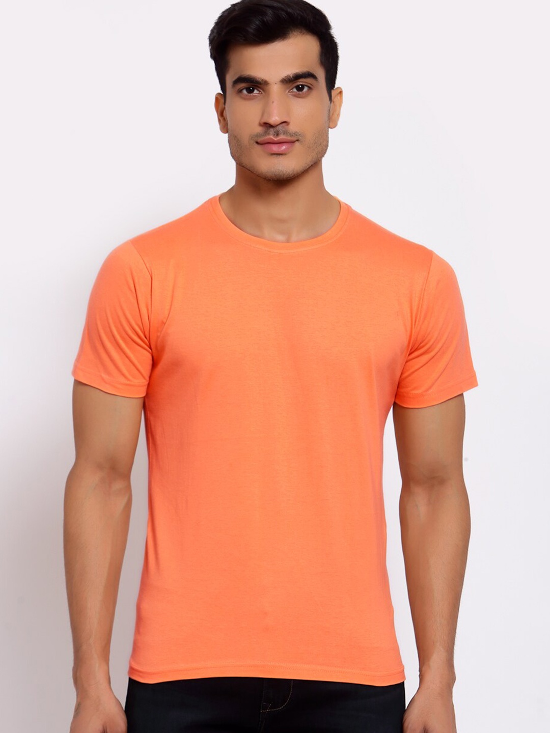 

FERANOID Men Peach-Coloured Solid Regular Fit T-shirt